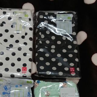 ユニクロ(UNIQLO)の新品未使用 80cm 限定柄 レギンス Disney ドット柄 コラボレーション(パンツ)