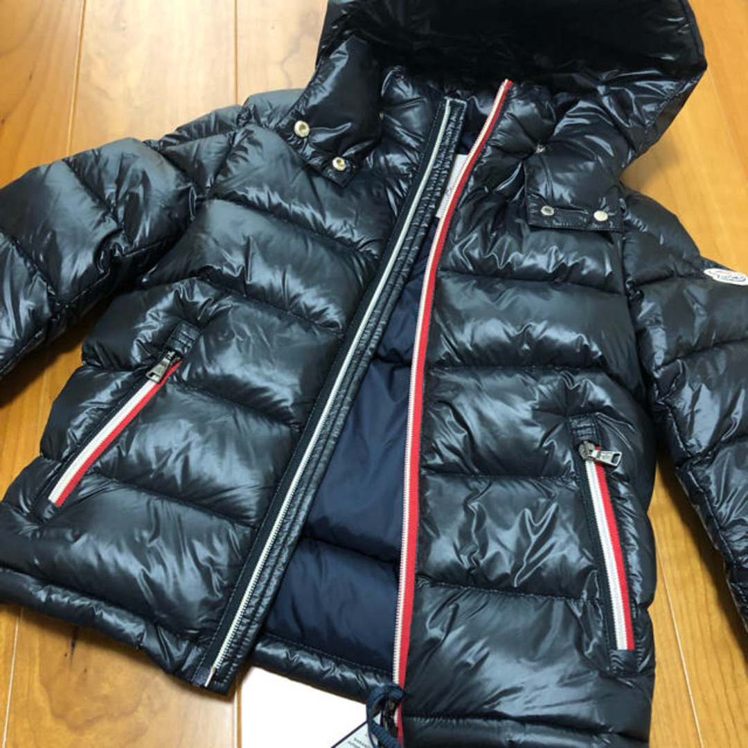 MONCLER(モンクレール)の♡新品タグ付き♡ モンクレール キッズ ダウン ８A キッズ/ベビー/マタニティのキッズ服男の子用(90cm~)(ジャケット/上着)の商品写真