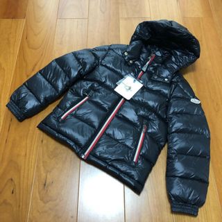 モンクレール(MONCLER)の♡新品タグ付き♡ モンクレール キッズ ダウン ８A(ジャケット/上着)