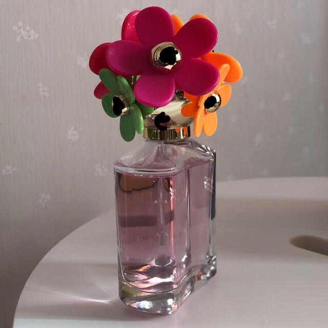 MARC JACOBS(マークジェイコブス)のMARC JACOBS DAISY コスメ/美容の香水(香水(女性用))の商品写真