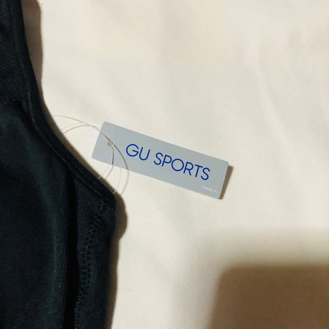 GU(ジーユー)のGUスポーツ カップ付きタンクトップ スポーツ/アウトドアのランニング(ウェア)の商品写真