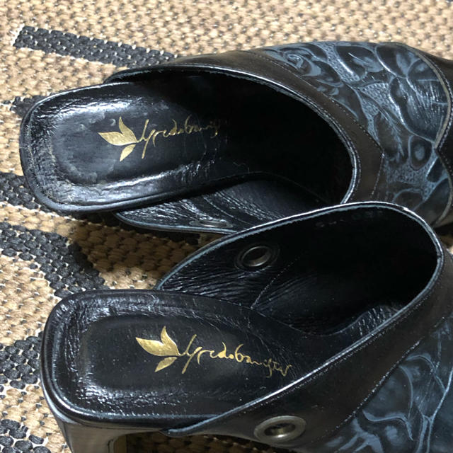 alfredoBANNISTER(アルフレッドバニスター)のアルフレッドバニスター 型押しヒールサンダル レディースの靴/シューズ(サンダル)の商品写真