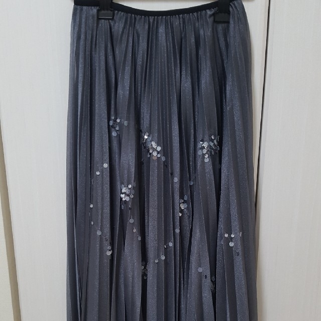 tocco(トッコ)のtocco closet♡キラキラスパンコール装飾ラメプリーツスカート  レディースのスカート(ロングスカート)の商品写真