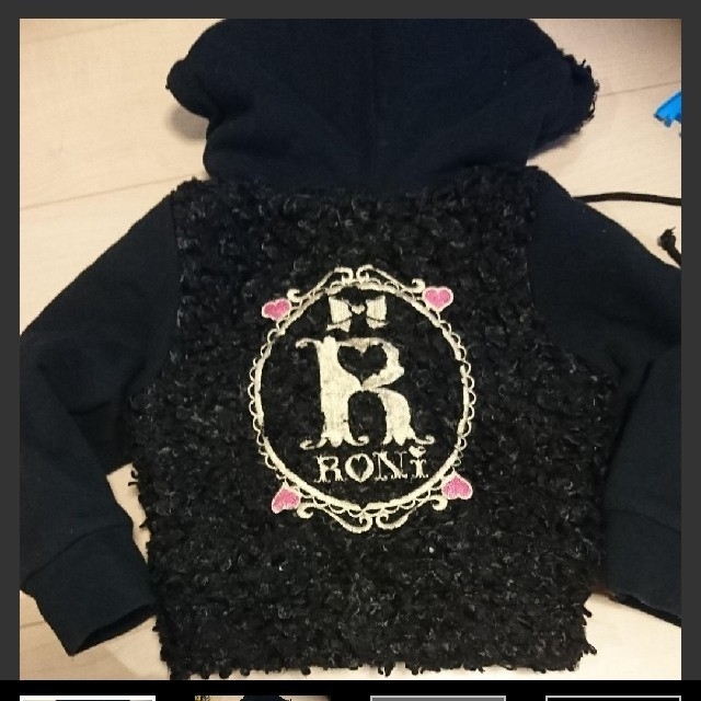 RONI(ロニィ)のプードルボア ジャケット xs キッズ/ベビー/マタニティのキッズ服女の子用(90cm~)(ジャケット/上着)の商品写真
