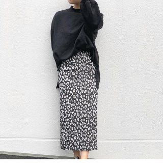 ザラ(ZARA)の新品 レオパードタイトスカート(ひざ丈スカート)