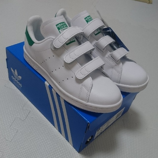 adidas(アディダス)のアディダス スタンスミス adidas stan smith 23.5 レディースの靴/シューズ(スニーカー)の商品写真