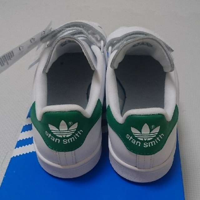 adidas(アディダス)のアディダス スタンスミス adidas stan smith 23.5 レディースの靴/シューズ(スニーカー)の商品写真