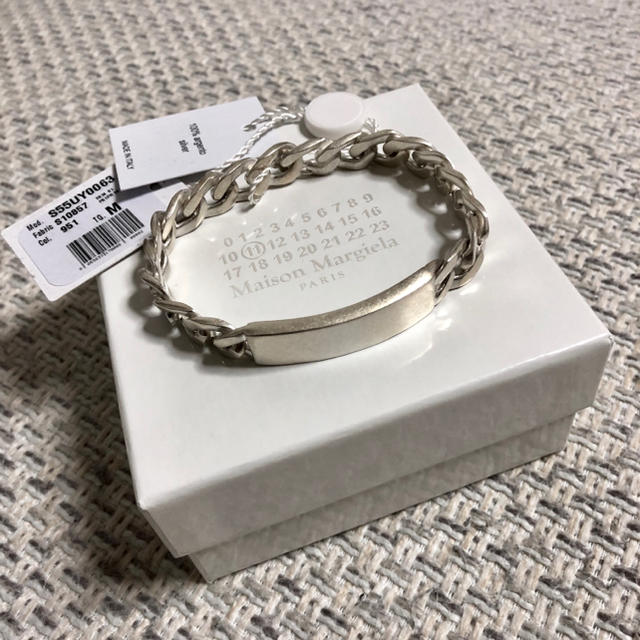 Maison Martin Margiela(マルタンマルジェラ)の新品！Maison Margiela IDブレスレット シルバー サイズM メンズのアクセサリー(ブレスレット)の商品写真