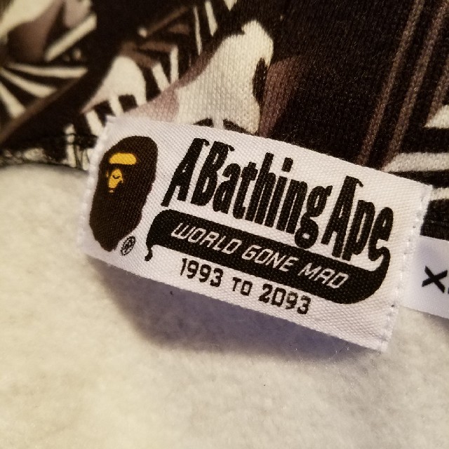 A BATHING APE(アベイシングエイプ)のA bathing ape シャークパーカー メンズのトップス(パーカー)の商品写真