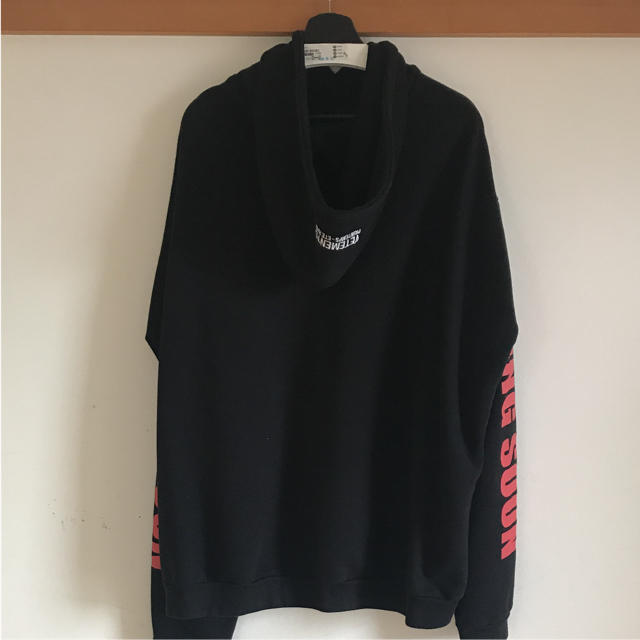 VETEMENTS パイレーツフーディー