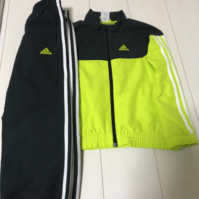 adidas(アディダス)のアディダス 120 ジャージ キッズ/ベビー/マタニティのキッズ服男の子用(90cm~)(ジャケット/上着)の商品写真