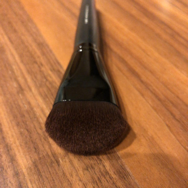 bareMinerals(ベアミネラル)のベアミネラル ファンデーション用ブラシ コスメ/美容のベースメイク/化粧品(その他)の商品写真