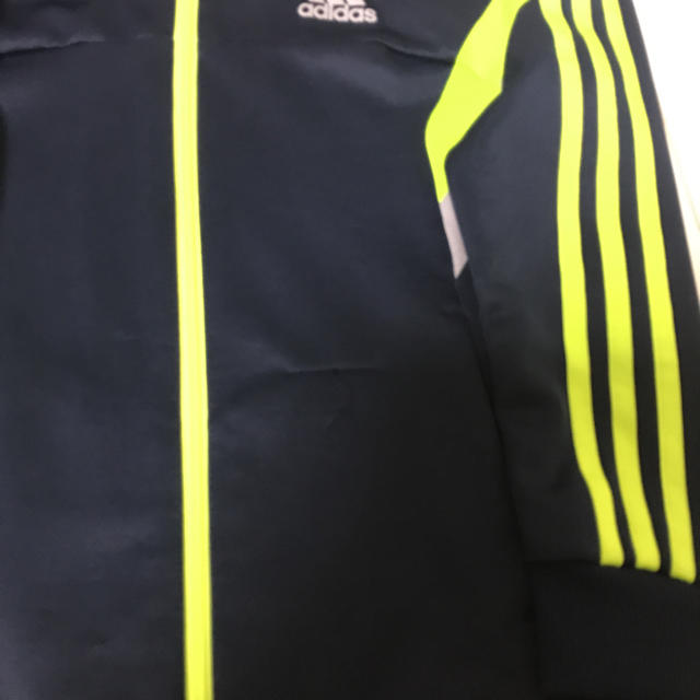 adidas(アディダス)のアディダス 130 ジャージ キッズ/ベビー/マタニティのキッズ服男の子用(90cm~)(ジャケット/上着)の商品写真