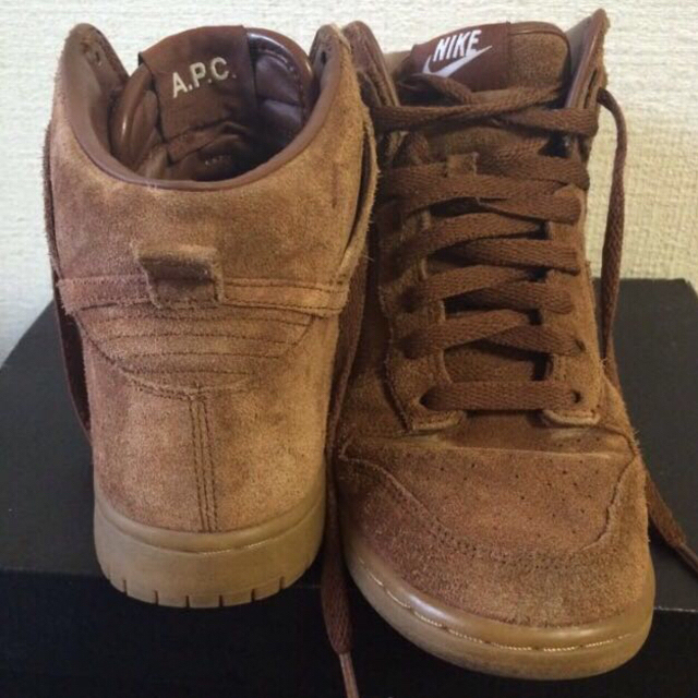 A.P.C(アーペーセー)の♡NIKE＆A.P.Cコラボスニーカー♡ レディースの靴/シューズ(スニーカー)の商品写真