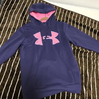 アンダーアーマー(UNDER ARMOUR)のパーカー(パーカー)