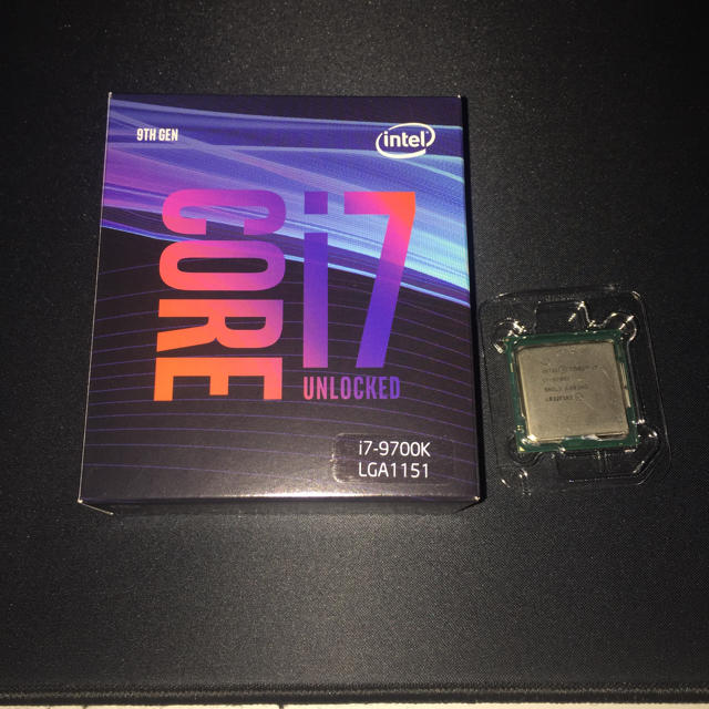 Intel Core i7 9700k 使用期間1日のみPCパーツ