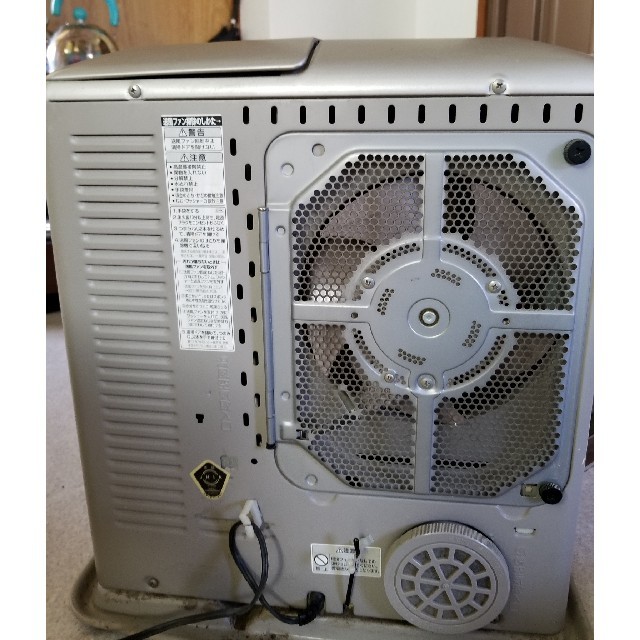 三菱電機(ミツビシデンキ)の三菱 石油ファンヒーター 2002年製 スマホ/家電/カメラの冷暖房/空調(ファンヒーター)の商品写真