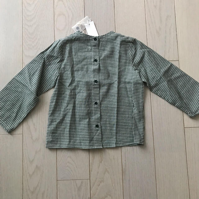 Caramel baby&child (キャラメルベビー&チャイルド)の新品  タグ付き  caramel london シャツ 2y キッズ/ベビー/マタニティのキッズ服男の子用(90cm~)(Tシャツ/カットソー)の商品写真