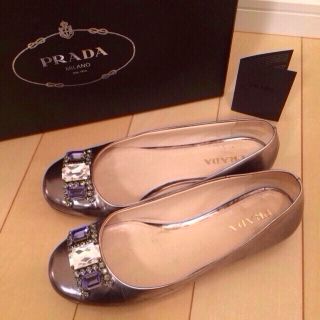 プラダ(PRADA)のPRADA ビジュー付きフラットシューズ(ハイヒール/パンプス)