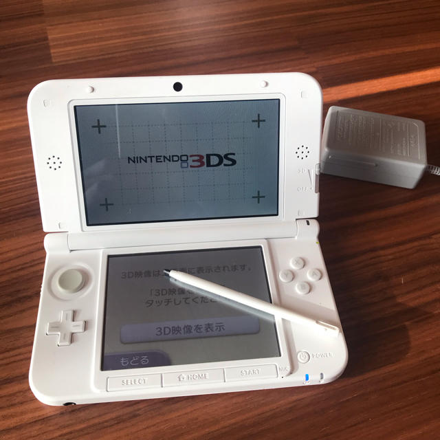ニンテンドー3DS(ニンテンドー3DS)のニンテンドー 3DS LL ピンク エンタメ/ホビーのゲームソフト/ゲーム機本体(携帯用ゲーム機本体)の商品写真