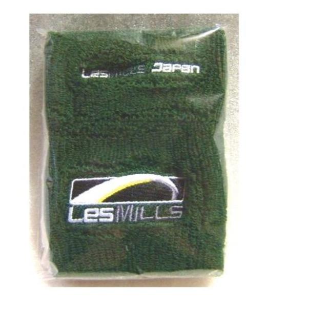 新品 LesMills リストバンド (深緑 レスミルズ 《P54》 スポーツ/アウトドアのトレーニング/エクササイズ(トレーニング用品)の商品写真