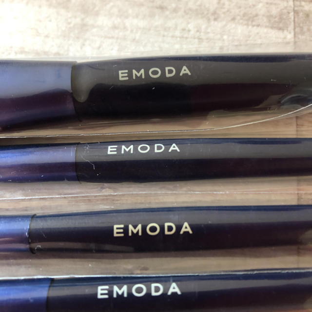 EMODA(エモダ)のEMODAメイクブラシセット コスメ/美容のキット/セット(コフレ/メイクアップセット)の商品写真