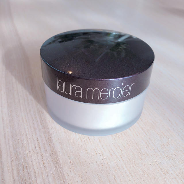 laura mercier(ローラメルシエ)のlaura mercier ★トランスルーセント 新品パフ付き コスメ/美容のベースメイク/化粧品(フェイスパウダー)の商品写真