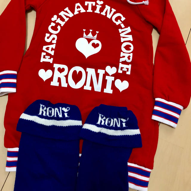 RONI(ロニィ)のroni   2点セット パーカーワンピ レッグウォーマー S M   キッズ/ベビー/マタニティのキッズ服女の子用(90cm~)(ワンピース)の商品写真