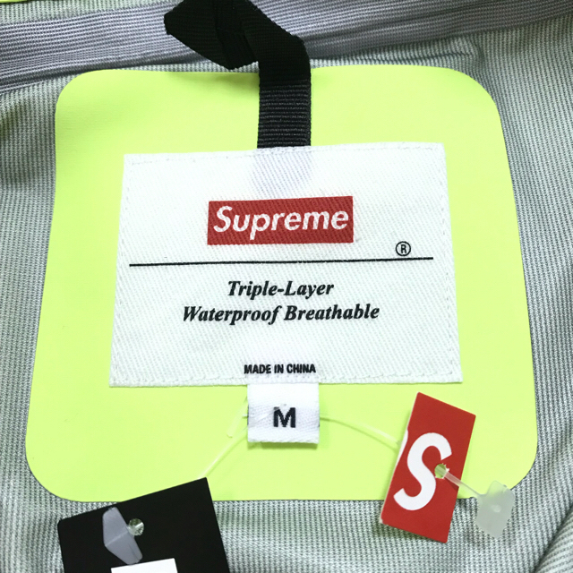 Supreme(シュプリーム)のSupreme Taped Seam Jacket シュプリーム M 希少 メンズのジャケット/アウター(マウンテンパーカー)の商品写真