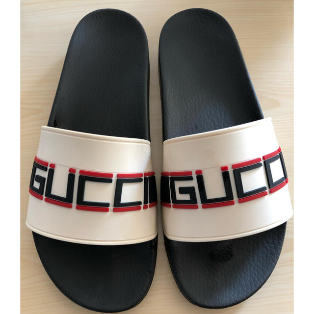 Gucci(グッチ)のGUCCI ストライプ ラバー スライドサンダル  メンズの靴/シューズ(サンダル)の商品写真