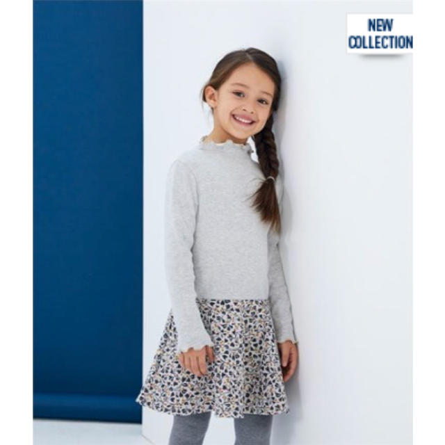 PETIT BATEAU(プチバトー)のkko様専用♡5ans プチバトー グレーフラワープリントワンピース キッズ/ベビー/マタニティのキッズ服女の子用(90cm~)(ワンピース)の商品写真