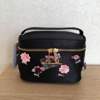 ジルバイジルスチュアート(JILL by JILLSTUART)の🌸新品ジルバイジルスチュアートフラワーサテンコフレ(ポーチ)