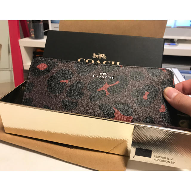 COACH(コーチ)のコーチ 長財布 ヒョウ柄 レディースのファッション小物(財布)の商品写真