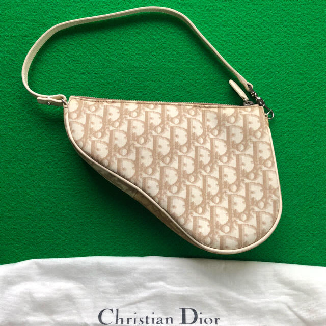 Christian Dior(クリスチャンディオール)のChristian  Dior  トロッターフラワー刺繍サドルハンドバッグ  レディースのバッグ(ハンドバッグ)の商品写真