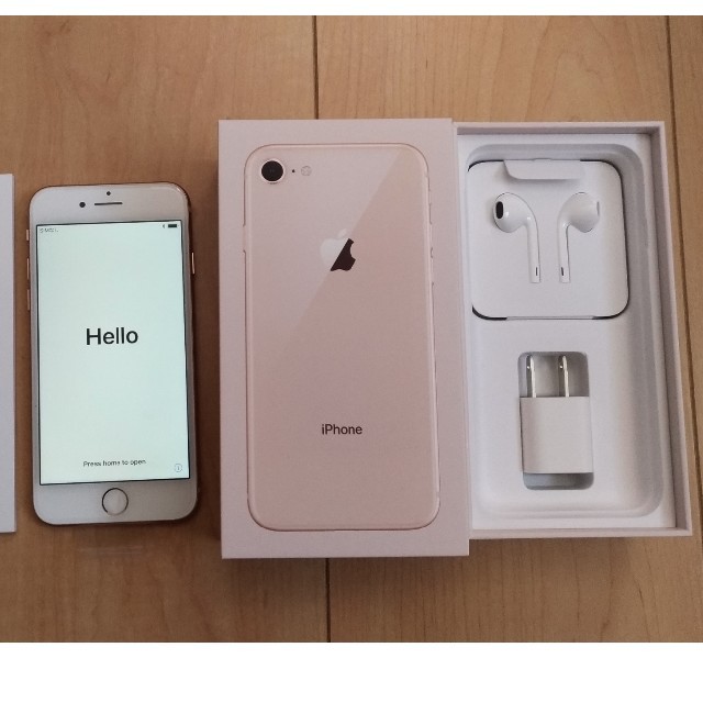 新品未使用iphone8 64GB ゴールド

au