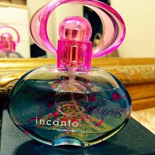 フェラガモ(Ferragamo)のフェラガモincanto♡香水(香水(女性用))