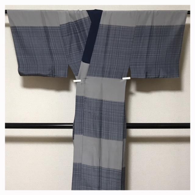 上質　正絹　男物　長襦袢　グレー　格子柄　中古品 メンズの水着/浴衣(着物)の商品写真