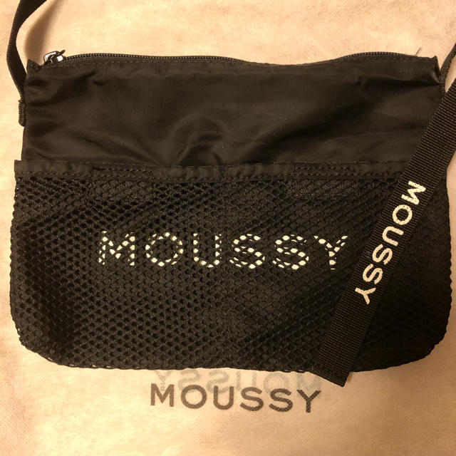 moussy(マウジー)の美品♡MOUSSY NYLON LOGO サコッシュ♡ショルダーバッグポシェット レディースのバッグ(ショルダーバッグ)の商品写真