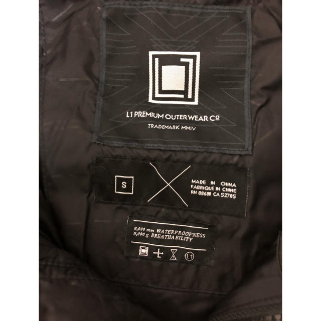 L1 ジャケット ウェアSサイズ スポーツ/アウトドアのスノーボード(ウエア/装備)の商品写真