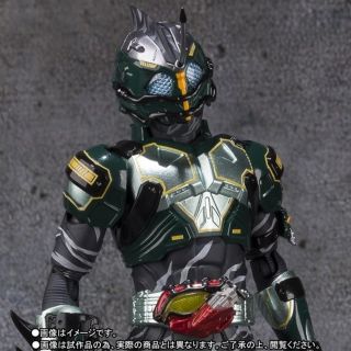 バンダイ(BANDAI)のフィギュアーツ アマゾン ネオアルファ(特撮)