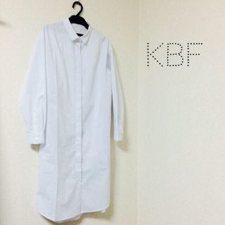 ケービーエフ(KBF)のKBF ストライプシャツワンピース(ひざ丈ワンピース)