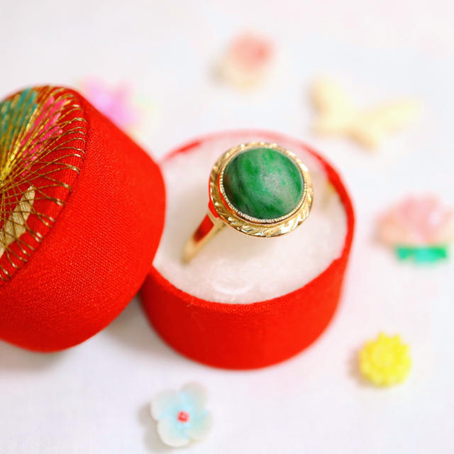 k18♠︎和彫りの美しいレトロモダンな緑の石の指輪✧ete アガット お好きな方 レディースのアクセサリー(リング(指輪))の商品写真