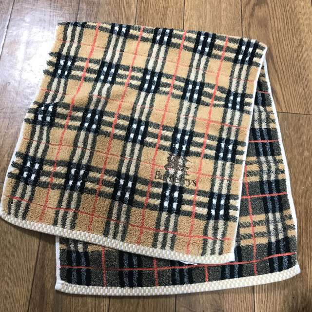 BURBERRY(バーバリー)のバーバリー Burberry バスタオルとフェイスタオル4枚 インテリア/住まい/日用品の日用品/生活雑貨/旅行(タオル/バス用品)の商品写真