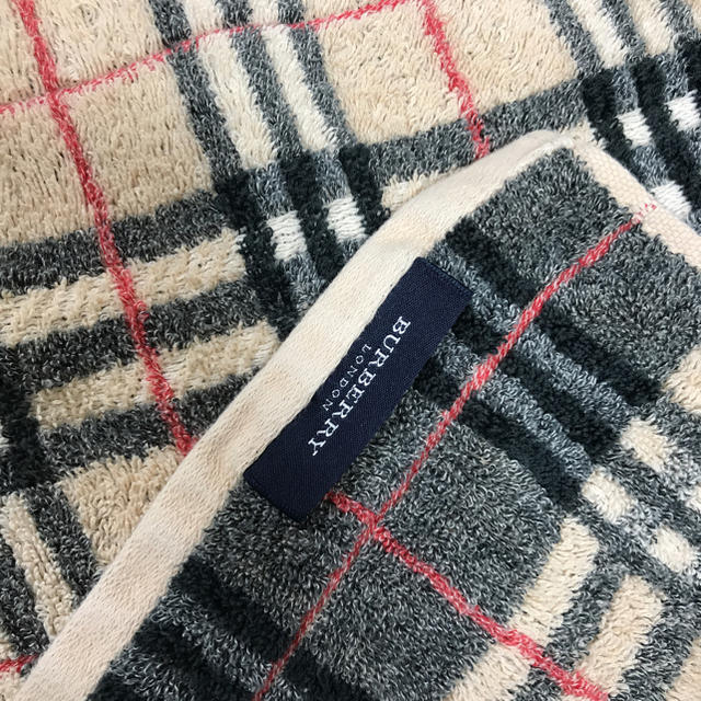 BURBERRY(バーバリー)のBurberry バーバリー バスタオル ひざ掛けに使用 インテリア/住まい/日用品の日用品/生活雑貨/旅行(タオル/バス用品)の商品写真