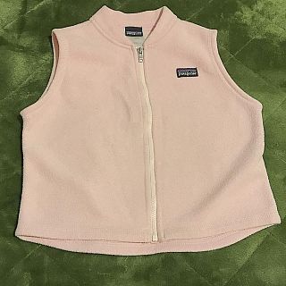 パタゴニア(patagonia)のPatagonia パタゴニア フリースベスト ピンク Baby3T(ジャケット/上着)