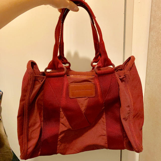 マークバイマークジェイコブス(MARC BY MARC JACOBS)のマークバイマーク マチが大きなトートバッグ 限定ボルドー 本革(トートバッグ)