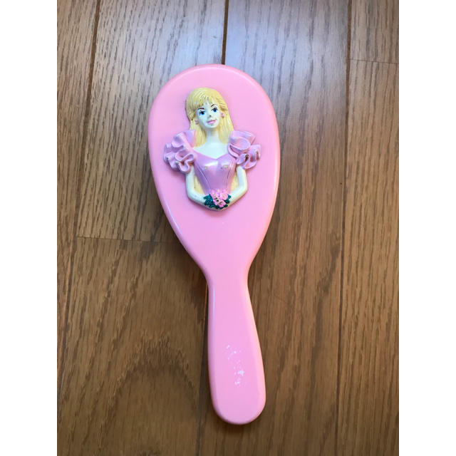 Barbie - 昭和 レトロ バービー ヘアブラシ くし barbieの通販 by ♡プロフ必読お願いします♡｜バービーならラクマ