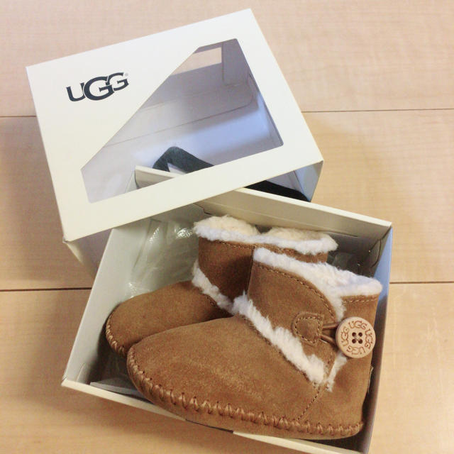 UGG(アグ)の♡UGG♡ ベビー ブーティー ブーツ ムートンLEMMY II(レミー II) キッズ/ベビー/マタニティのベビー靴/シューズ(~14cm)(ブーツ)の商品写真