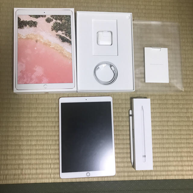 iPad(アイパッド)のipad pro 10.5 64GB ローズピンク Apple pencil スマホ/家電/カメラのPC/タブレット(タブレット)の商品写真