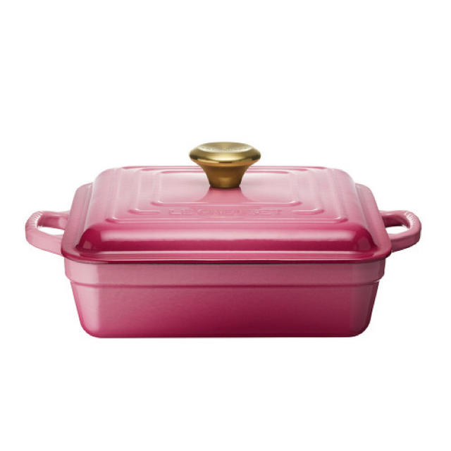 LE CREUSET(ルクルーゼ)のルクルーゼシグニチャー ココット・スクエア 24cm (ゴールドツマミ) インテリア/住まい/日用品のキッチン/食器(鍋/フライパン)の商品写真